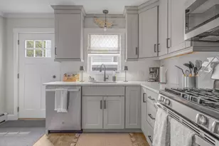 381 Wood St, Bristol, RI 02809 - Photo 12