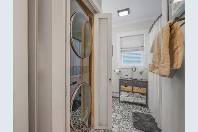 381 Wood St, Bristol, RI 02809 - Photo 18