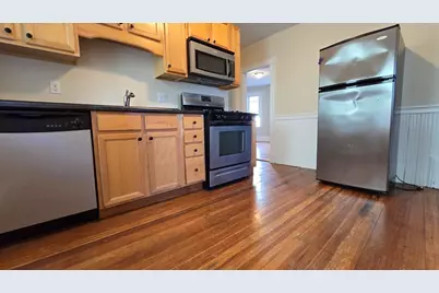 86 Conwell Ave #A, Somerville, MA 02144 - Photo 2