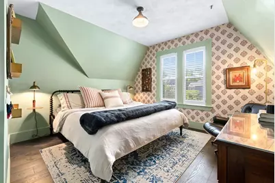 13 Pleasant St, Hamilton, MA 01982 - Photo 20