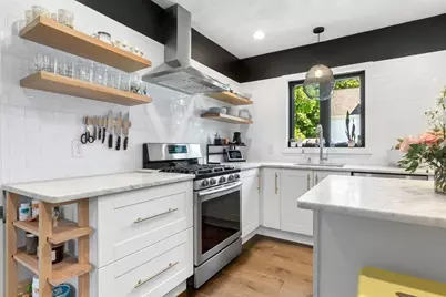 13 Pleasant St, Hamilton, MA 01982 - Photo 8