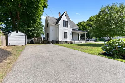 13 Pleasant St, Hamilton, MA 01982 - Photo 34