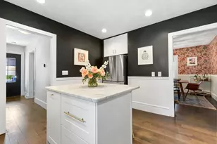 13 Pleasant St, Hamilton, MA 01982 - Photo 10