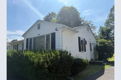 74 Leatherleaf Dr, Springfield, MA 01109 - Photo 2