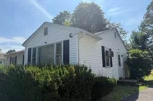 74 Leatherleaf Dr, Springfield, MA 01109 - Photo 2