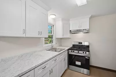 74 Leatherleaf Dr, Springfield, MA 01109 - Photo 4
