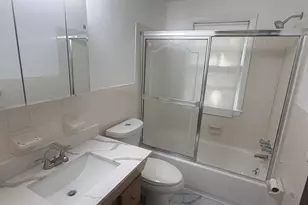 74 Leatherleaf Dr, Springfield, MA 01109 - Photo 12