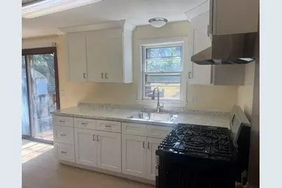 74 Leatherleaf Dr, Springfield, MA 01109 - Photo 4