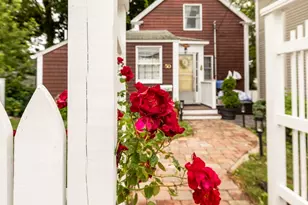 50 Rowland St, Marblehead, MA 01945 - Photo 2