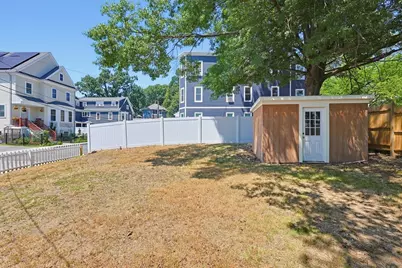 10 Meyer St, Boston, MA 02131 - Photo 32