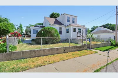 16 Lakeview St, Blackstone, MA 01504 - Photo 2