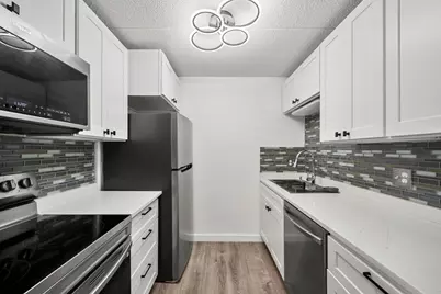 159 Franklin St #A2, Stoneham, MA 02180 - Photo 2