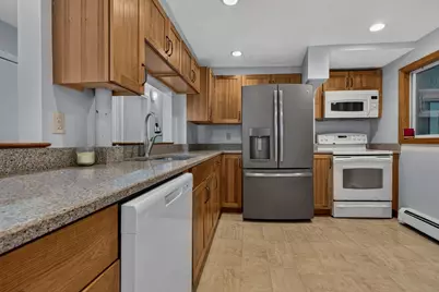 2 Yale St, Peabody, MA 01960 - Photo 32