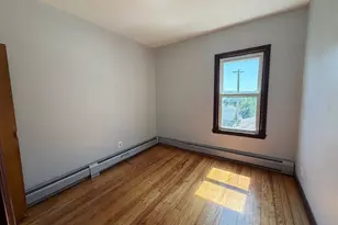 869 Brock Ave, New Bedford, MA 02744 - Photo 4