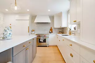 237 Bunker Hill St, Boston, MA 02129 - Photo 8