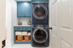 237 Bunker Hill St, Boston, MA 02129 - Photo 18