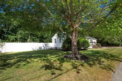 57 Marks St, Rockland, MA 02370 - Photo 4