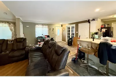 66 Barrison St, Springfield, MA 01109 - Photo 8