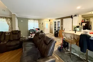 66 Barrison St, Springfield, MA 01109 - Photo 8