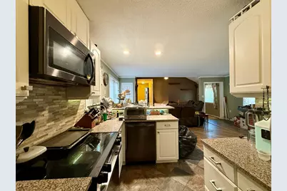 66 Barrison St, Springfield, MA 01109 - Photo 2