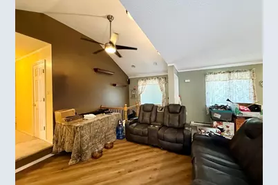 66 Barrison St, Springfield, MA 01109 - Photo 6