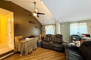 66 Barrison St, Springfield, MA 01109 - Photo 6