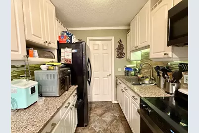 66 Barrison St, Springfield, MA 01109 - Photo 4