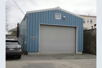 17 Meadow St, Salem, MA 01970 - Photo 1