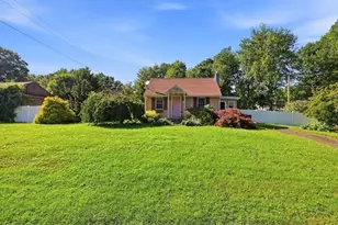 141 New Ludlow Rd, Granby, MA 01033 - Photo 2