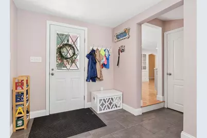 83 Colgate Dr, North Andover, MA 01845 - Photo 4