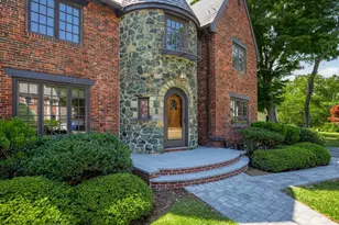 8 Bruce Ln, Newton, MA 02458 - Photo 2