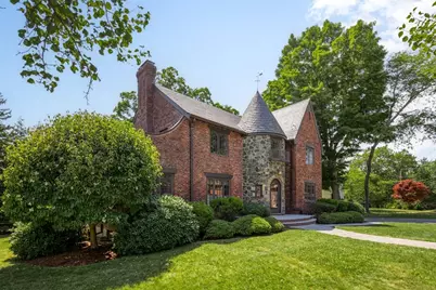 8 Bruce Ln, Newton, MA 02458 - Photo 4