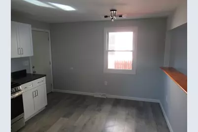 128 Woodmont St, Springfield, MA 01104 - Photo 10