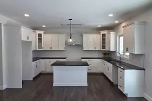 3 Cricket Ln, Newbury, MA 01922 - Photo 2