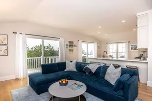 28 Beach Rd, Oak Bluffs, MA 02557 - Photo 6