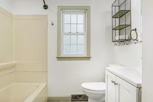 128 W Canton Cir, Springfield, MA 01104 - Photo 16