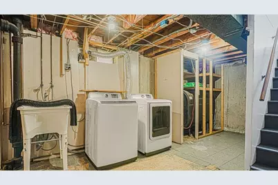 128 W Canton Cir, Springfield, MA 01104 - Photo 30