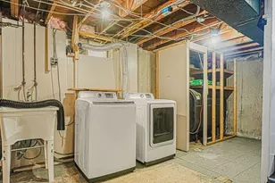 128 W Canton Cir, Springfield, MA 01104 - Photo 30