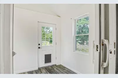 128 W Canton Cir, Springfield, MA 01104 - Photo 12