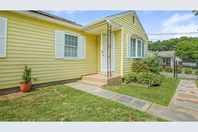 128 W Canton Cir, Springfield, MA 01104 - Photo 4