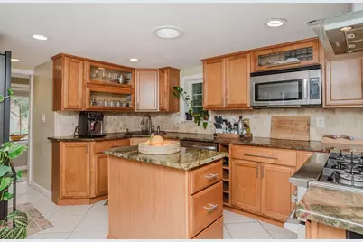 273 Center St, Hanover, MA 02339 - Photo 8