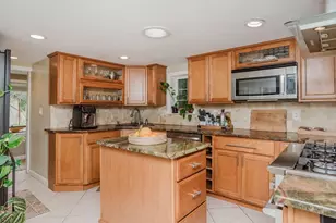 273 Center St, Hanover, MA 02339 - Photo 8