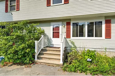 17 Pine Knoll Lane #B, Taunton, MA 02780 - Photo 4
