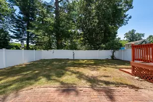 15 Herbert Ave, Springfield, MA 01119 - Photo 6