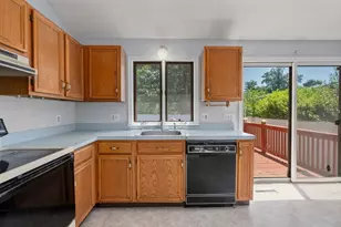 15 Herbert Ave, Springfield, MA 01119 - Photo 8