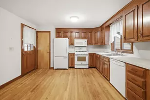 106 Edge Hill Rd, Milton, MA 02186 - Photo 8