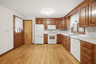 106 Edge Hill Rd, Milton, MA 02186 - Photo 8