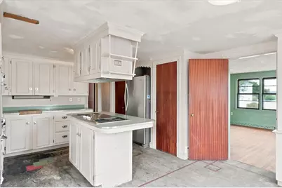 21 North Shore Ave, Danvers, MA 01923 - Photo 10