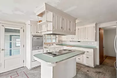 21 North Shore Ave, Danvers, MA 01923 - Photo 8