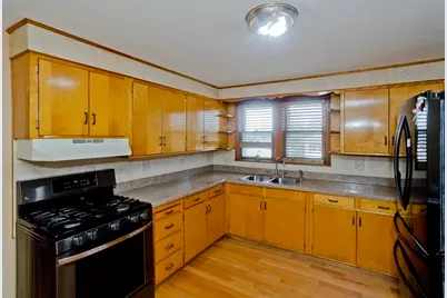 26 Grace St, Chicopee, MA 01020 - Photo 6